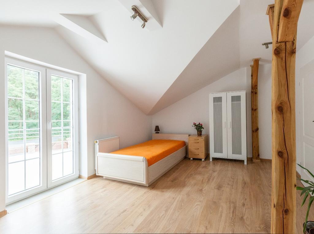 Dworek Poznan Bed & Breakfast Exterior photo
